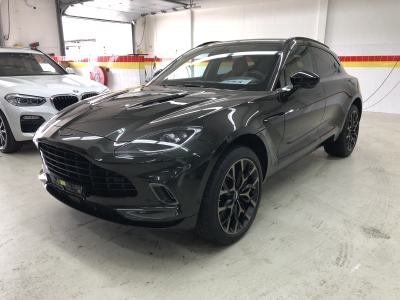 Aston Martin DBX V8