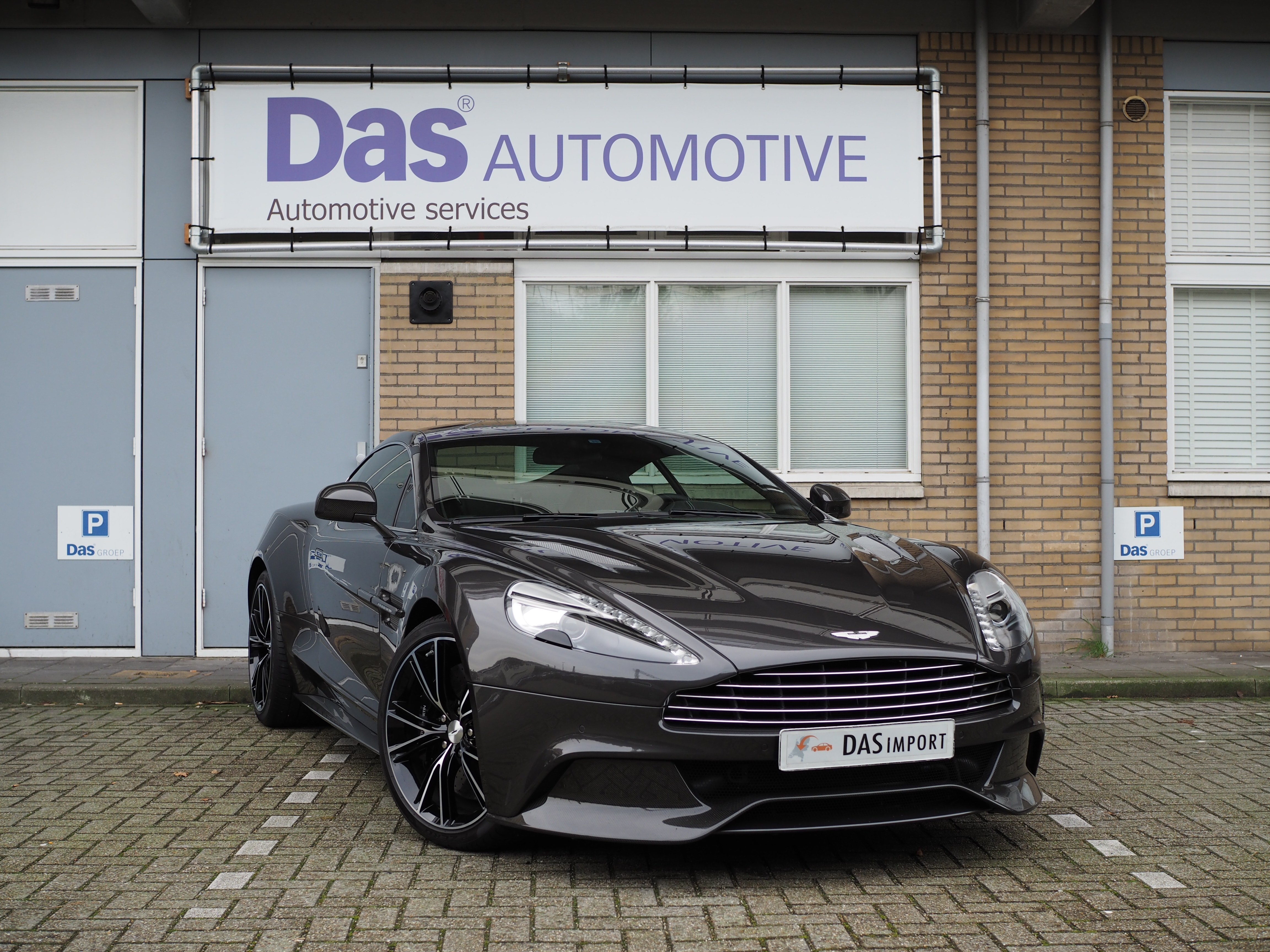 Aston Martin Vanquish Coupe Touchtronic 2013