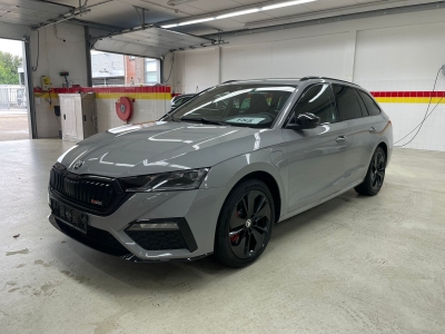 Skoda Octavia Combi 1.4 TSI iV RS