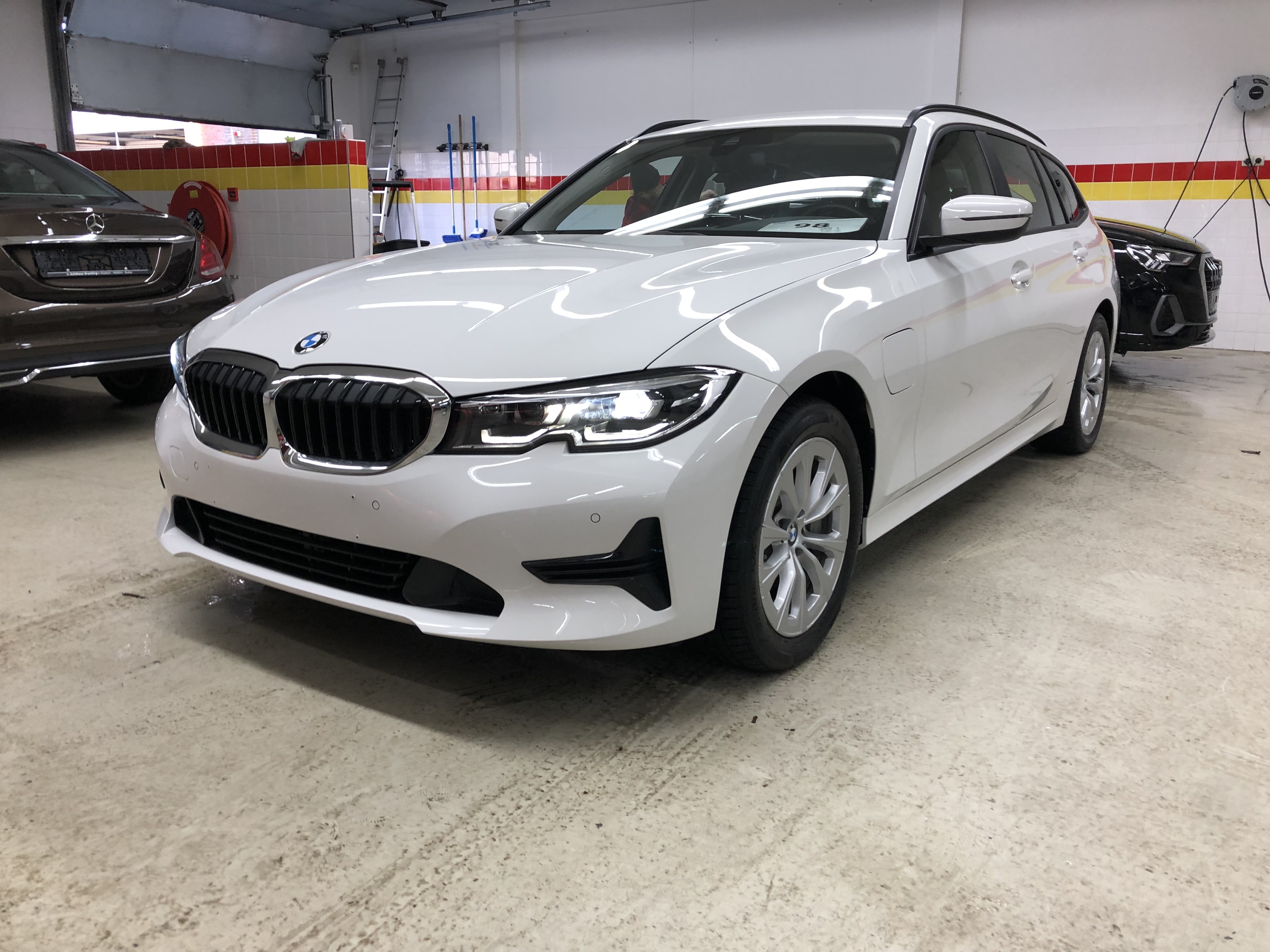 BMW 330e Touring