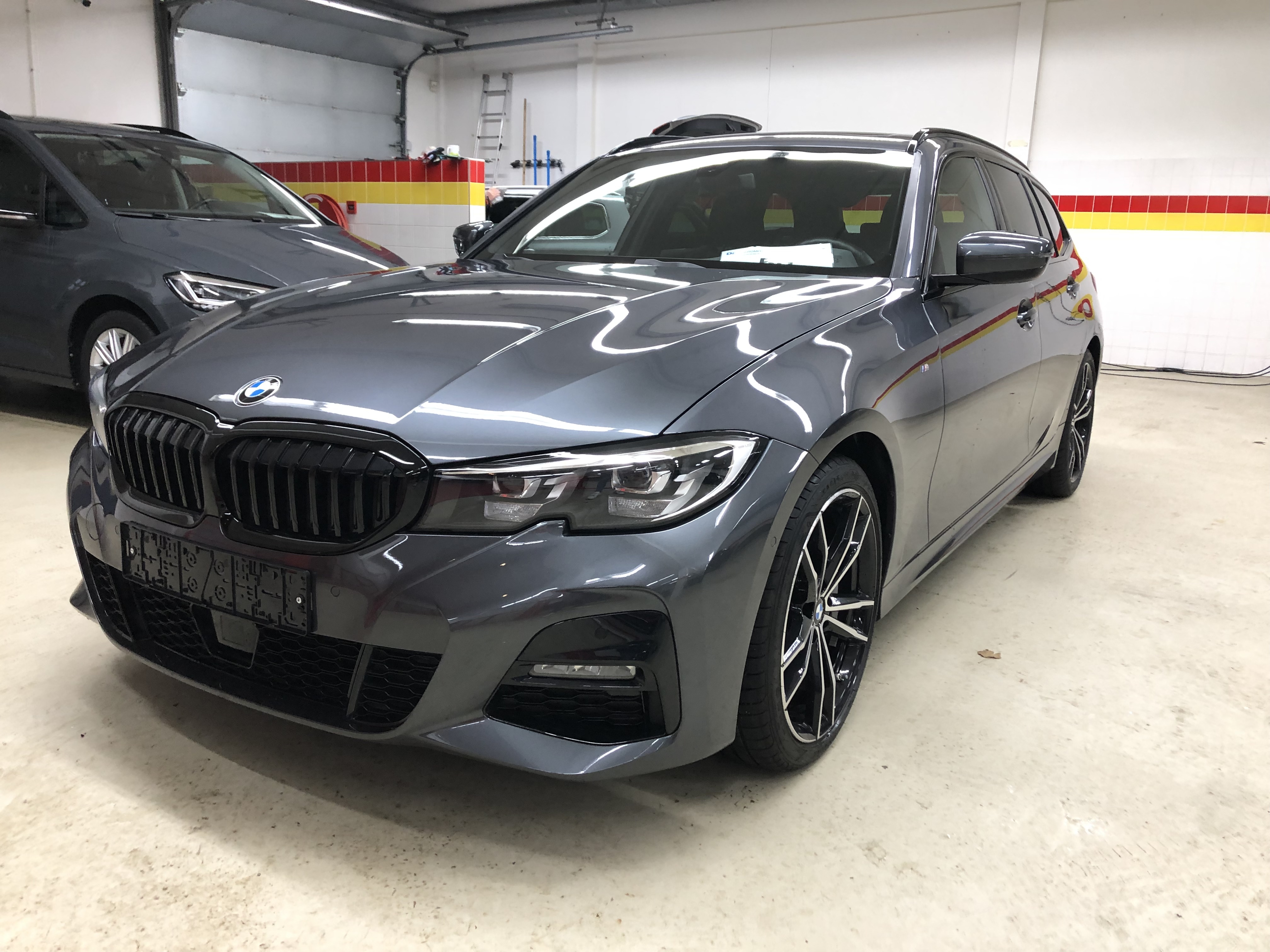 BMW 330i xDrive Touring