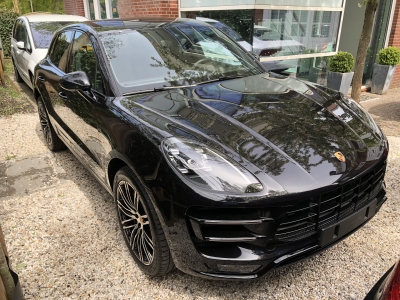 Porsche Macan 3.6 Turbo performance package 