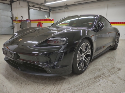 Porsche Taycan RWD