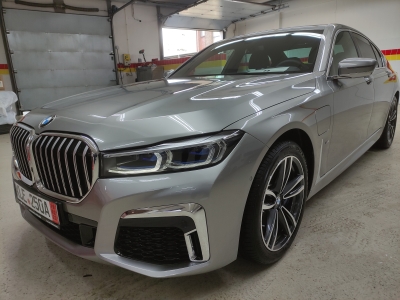 BMW 745e Limousine