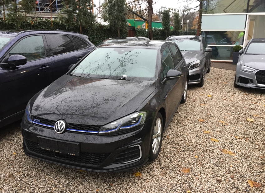 specificeren oven drie Volkswagen Golf GTE, 01/2018 ingevoerd uit Duitsland