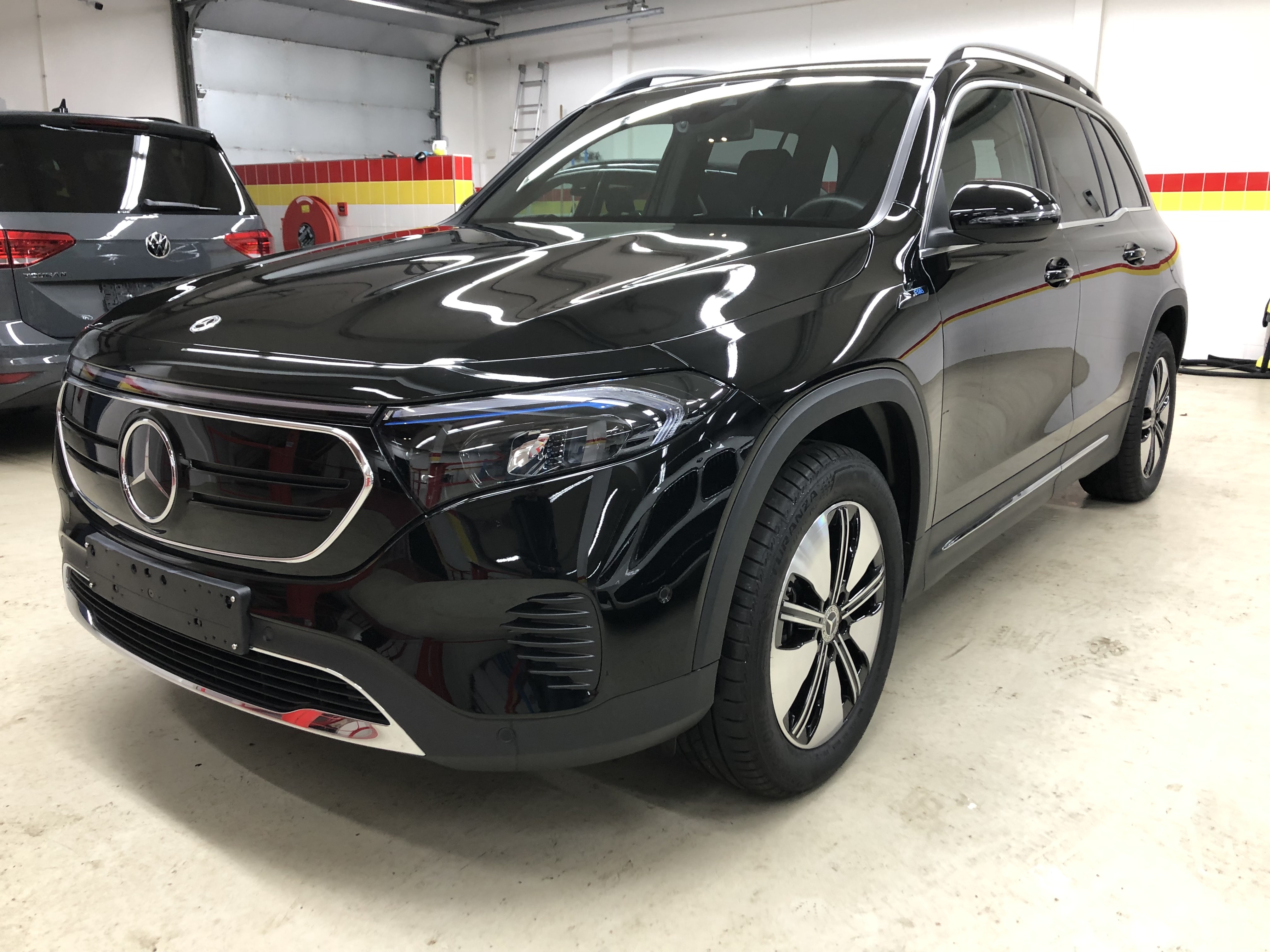 Mercedes-Benz EQB 300