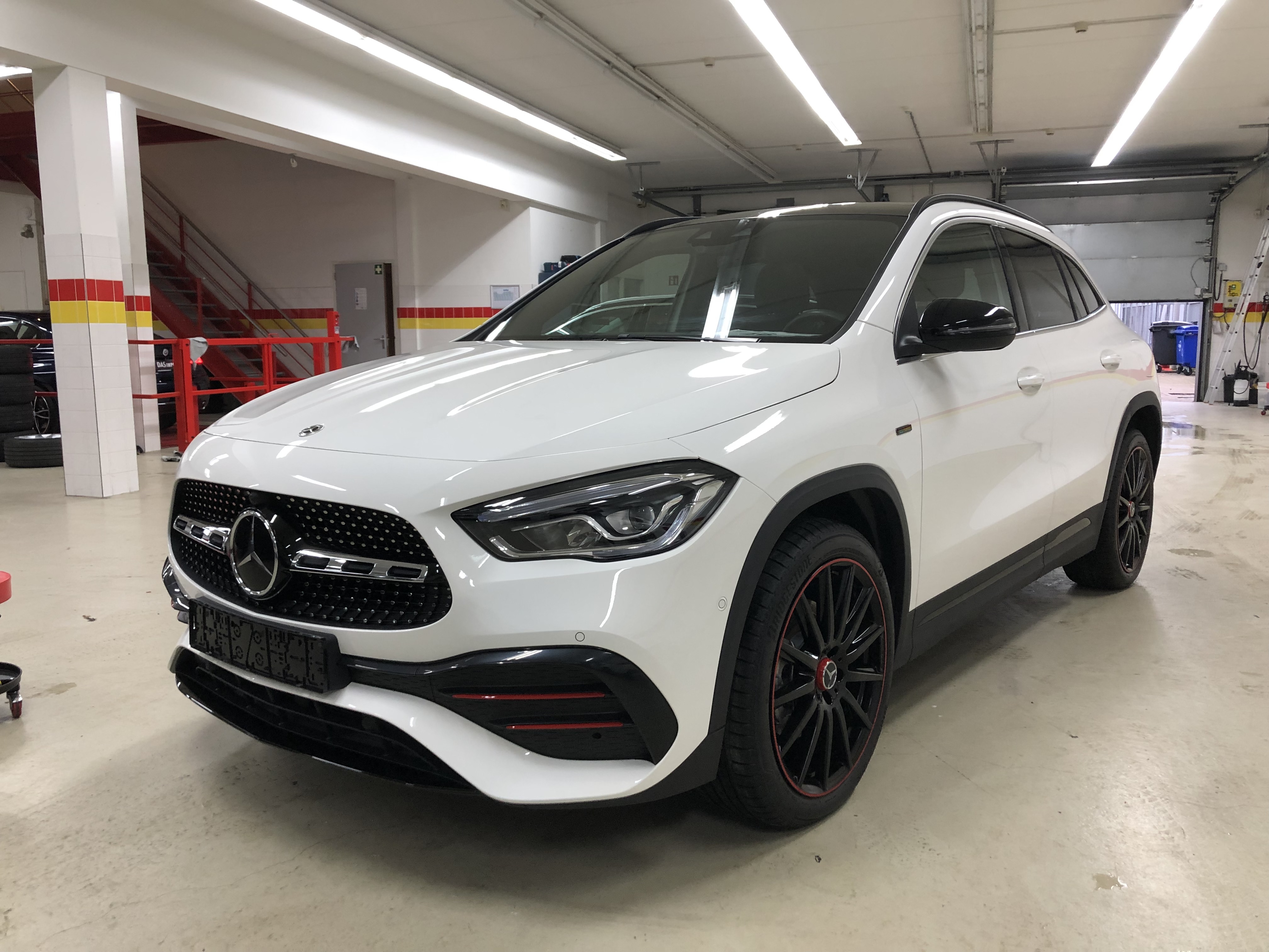 Mercedes-Benz GLA 250e 