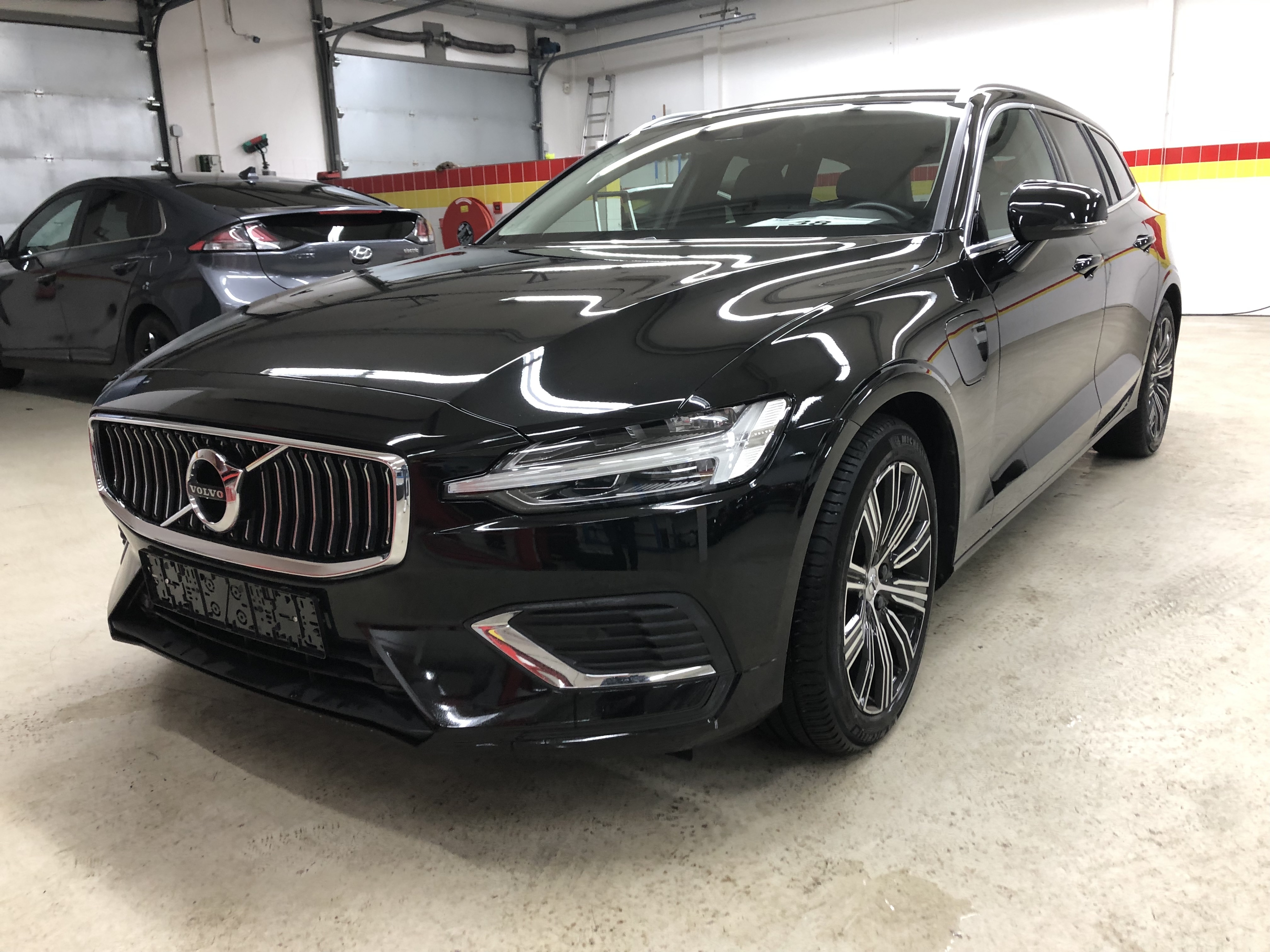 Volvo V60 Inscription Recharge Plug-In Hybrid AWD