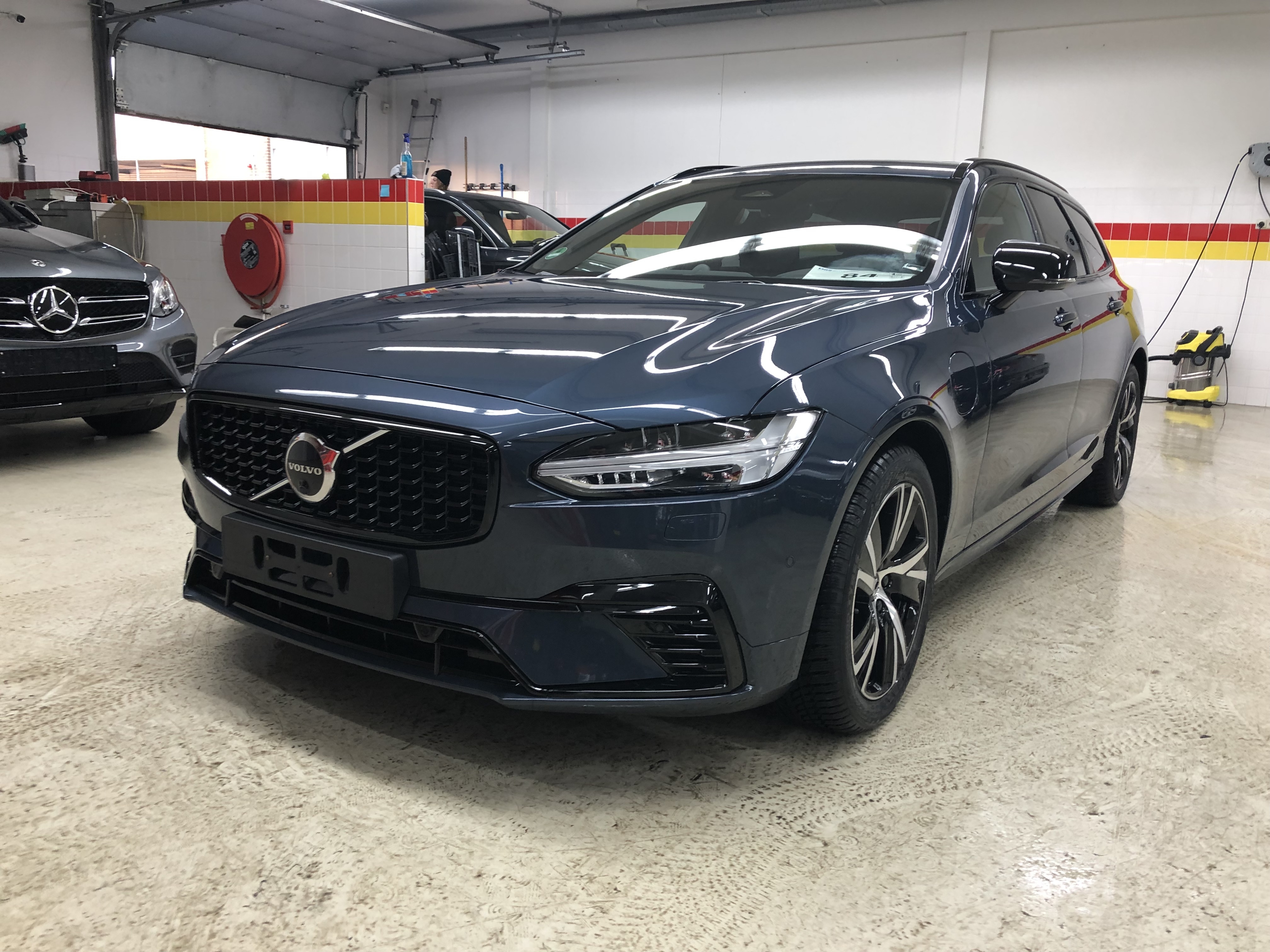 Volvo V90 Recharge T6 AWD R-Design